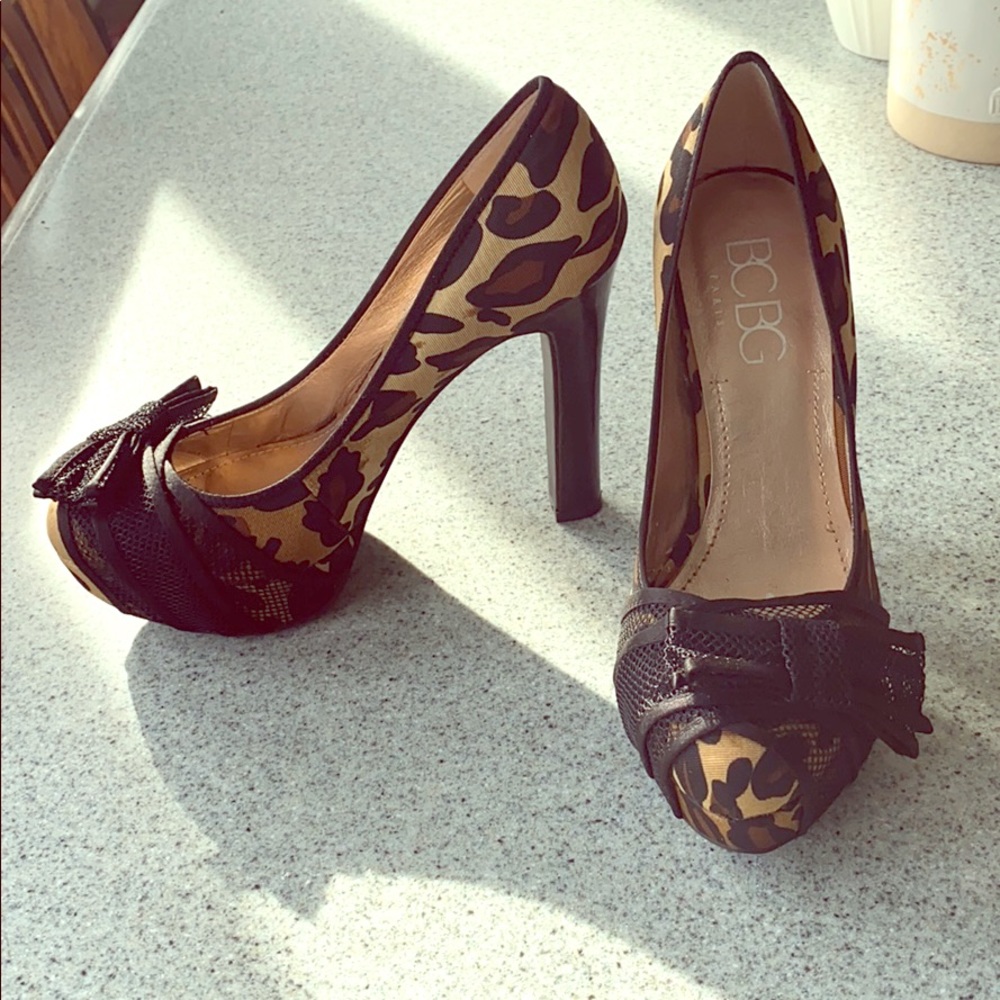 Bcbg leopard pumps